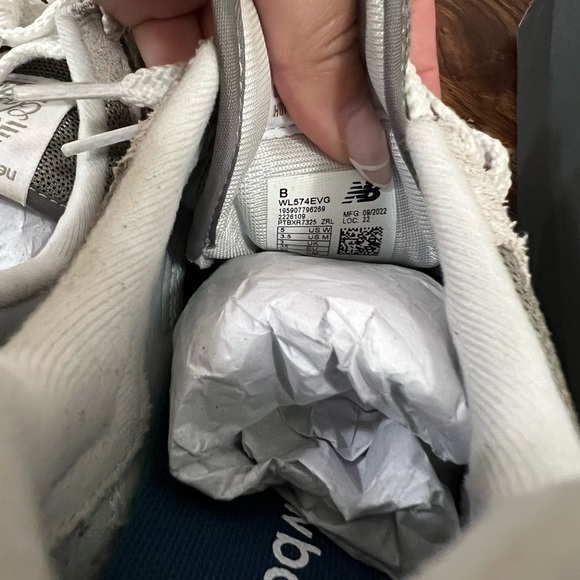 New Balance Gray 574 Core Sneakers Size 5 US $90 - Picture 8 of 10